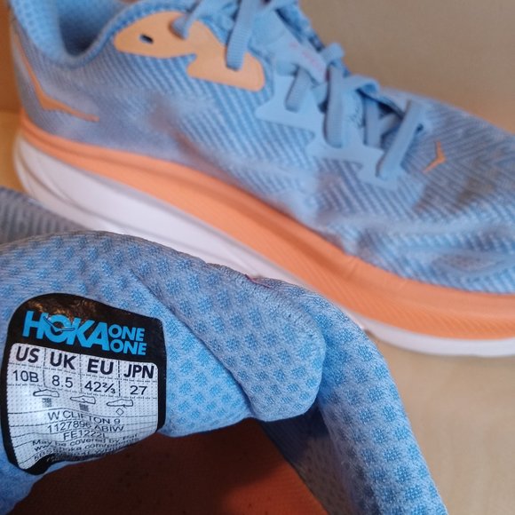 Sold elsewhere: Hoka One One Clifton 9 womens size 10B - Picture 7 of 7